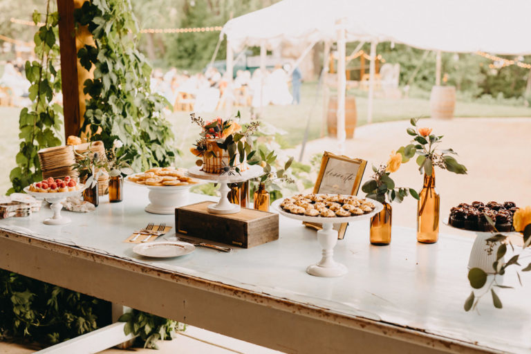 Wedding Lyon Farmette Heather & Monica Dessert Table
