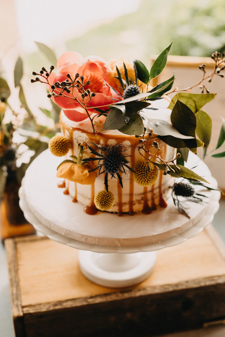 Wedding Lyon Farmette Heather & Monica Floral Cake